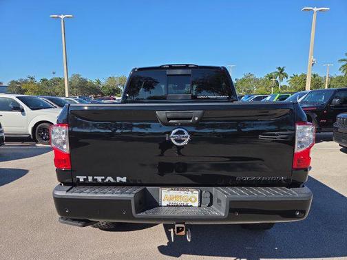 2021 Nissan Titan SV