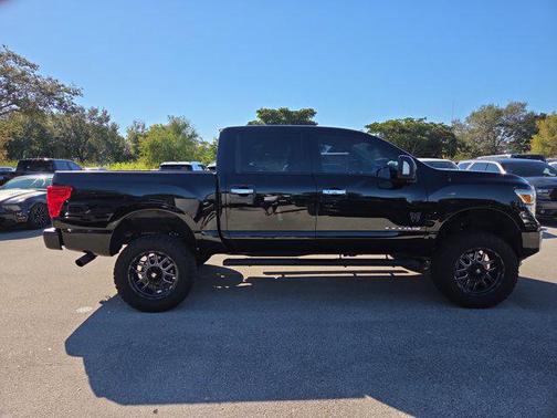 2021 Nissan Titan SV