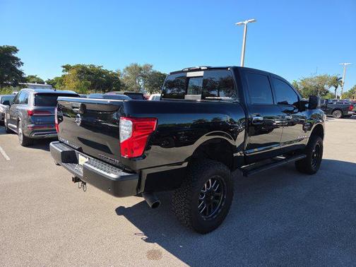 2021 Nissan Titan SV