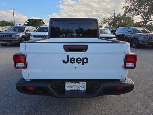 2026 Jeep Gladiator Sport S