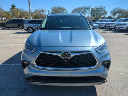 2022 Toyota Highlander Platinum