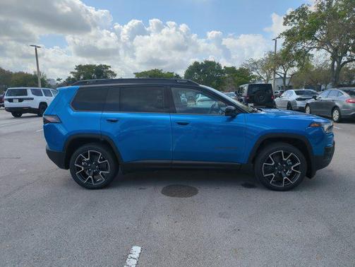 Hydro Blue Pearlcoat 2026 Jeep Cherokee Overland