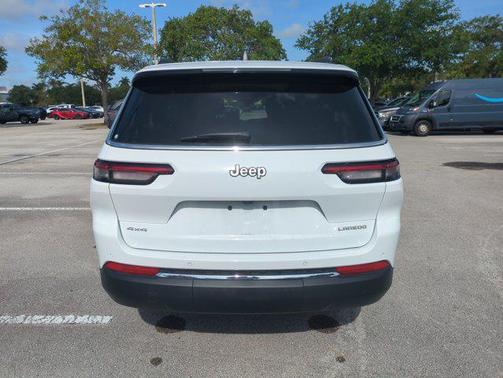 Bright White Clearcoat 2025 Jeep Grand Cherokee L Laredo