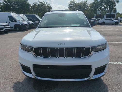 Bright White Clearcoat 2025 Jeep Grand Cherokee L Laredo