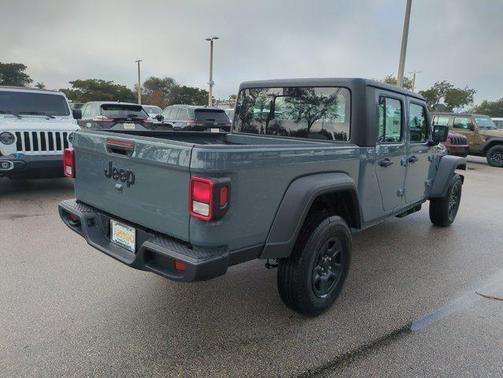 2026 Jeep Gladiator Sport
