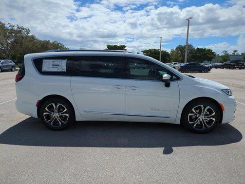 2026 Chrysler Pacifica L