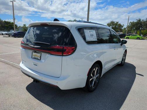 2026 Chrysler Pacifica L