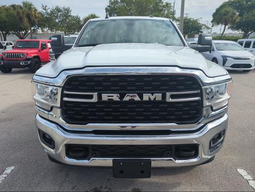 Bright White Clearcoat 2024 RAM 2500 Big Horn Crew Cab 4x4 8' Box