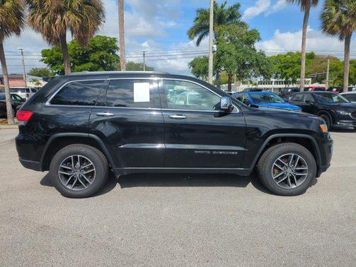 Diamond Black Crystal Pearlcoat 2018 Jeep Grand Cherokee Limited