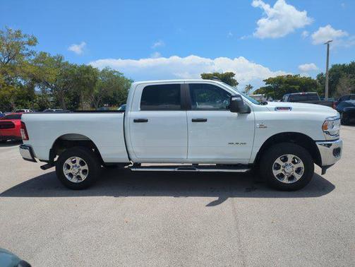 Bright White Clearcoat 2024 RAM 2500 Big Horn Crew Cab 4x4 6'4' Box