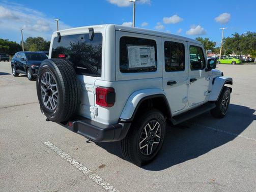 2025 Jeep Wrangler 4-Door Sahara 4x4