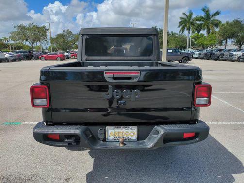 2022 Jeep Gladiator Sport S