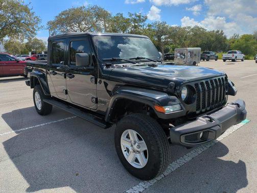 2022 Jeep Gladiator Sport S
