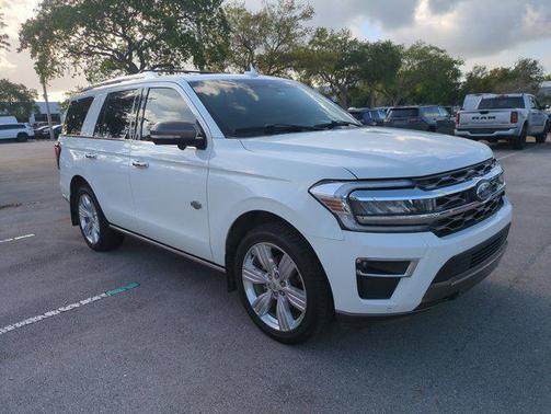 Star White Metallic Tri-Coat 2022 Ford Expedition King Ranch