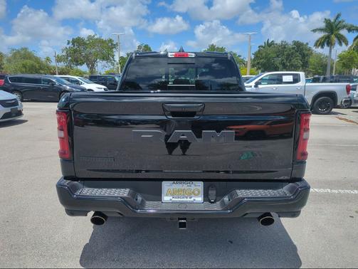 Diamond Black Crystal Pearlcoat 2026 RAM 1500 Big Horn/Lone Star