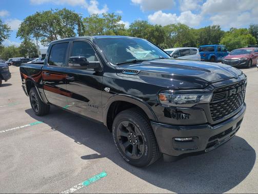 Diamond Black Crystal Pearlcoat 2026 RAM 1500 Big Horn/Lone Star