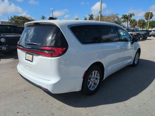 2026 Chrysler Pacifica L