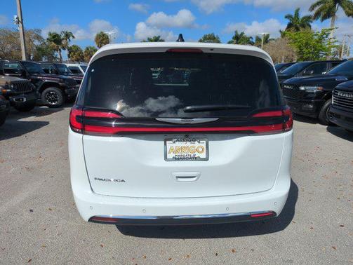 2026 Chrysler Pacifica L