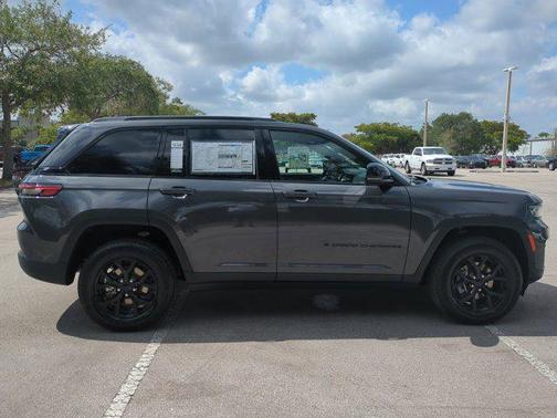 2025 Jeep Grand Cherokee Altitude