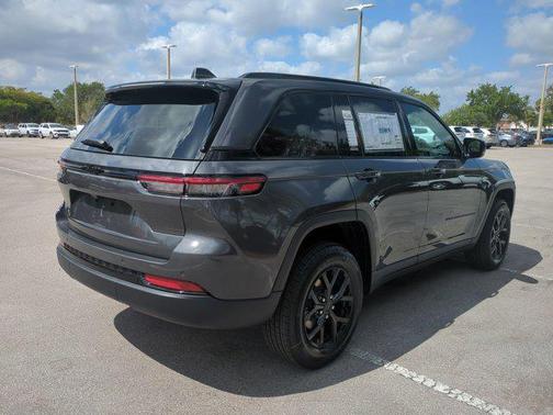 2025 Jeep Grand Cherokee Altitude