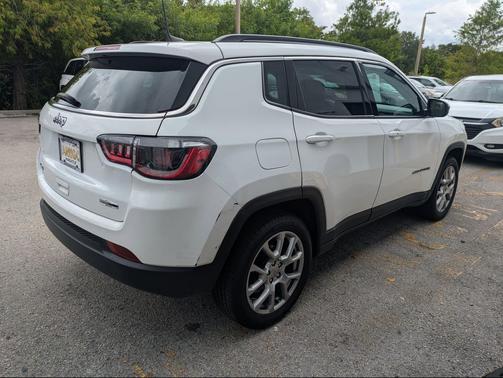 Bright White Clearcoat 2022 Jeep Compass Latitude Lux