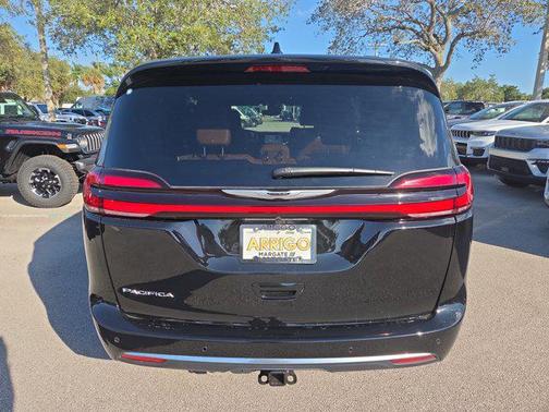 2026 Chrysler Pacifica L
