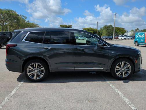 2023 Cadillac XT6 Premium Luxury FWD