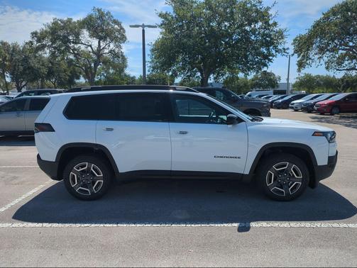 Bright White Clearcoat 2026 Jeep Cherokee Laredo 4x4