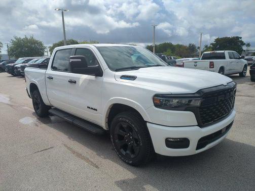 Bright White Clearcoat 2025 RAM 1500 Big Horn/Lone Star