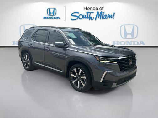 Modern Steel Metallic 2023 Honda Pilot Touring 8-Passenger