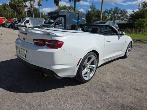 2022 Chevrolet Camaro RWD Convertible LT1