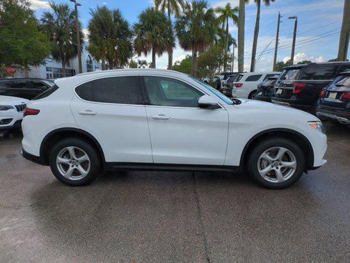2019 Alfa Romeo Stelvio Base