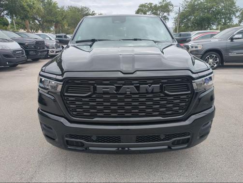 Diamond Black Crystal Pearlcoat 2026 RAM 1500 Big Horn/Lone Star