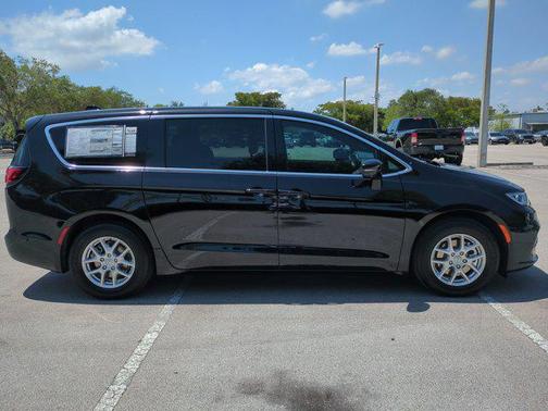2025 Chrysler Pacifica L