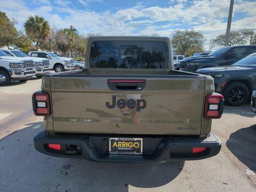 2026 Jeep Gladiator Sahara 4x4