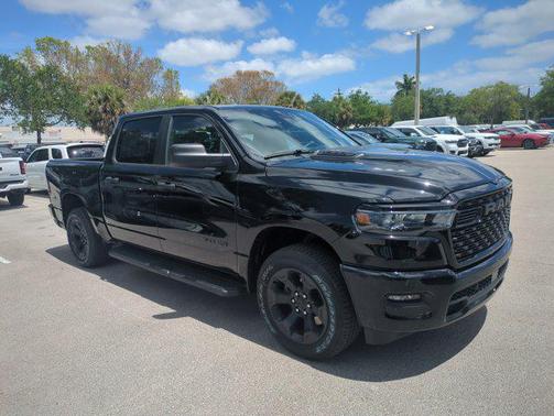 Diamond Black Crystal Pearlcoat 2026 RAM 1500 Express