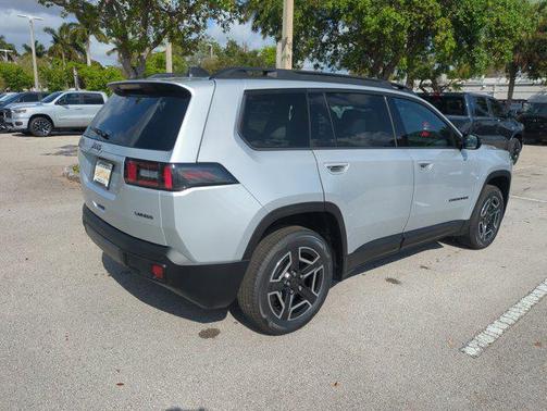2026 Jeep Cherokee Laredo 4x4