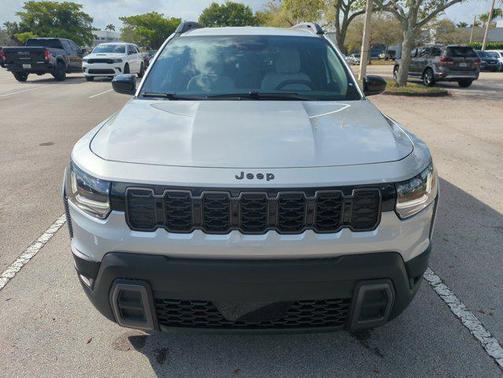2026 Jeep Cherokee Laredo 4x4