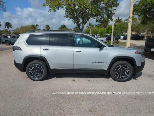 2026 Jeep Cherokee Laredo 4x4