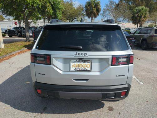 2026 Jeep Cherokee Laredo 4x4