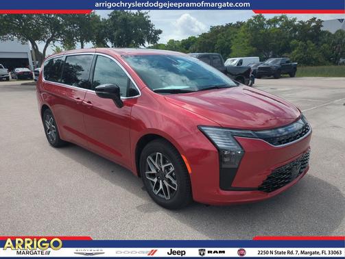Red Hot Pearlcoat 2027 Chrysler Pacifica Limited