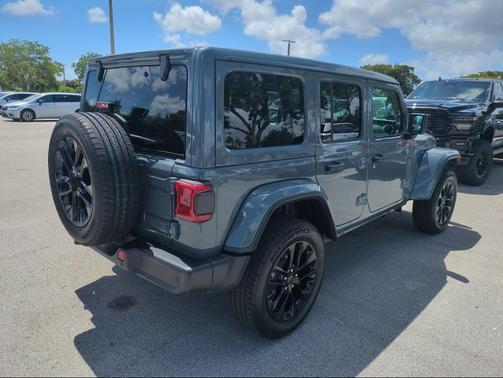 Anvil Clearcoat 2025 Jeep Wrangler 4xe Sahara