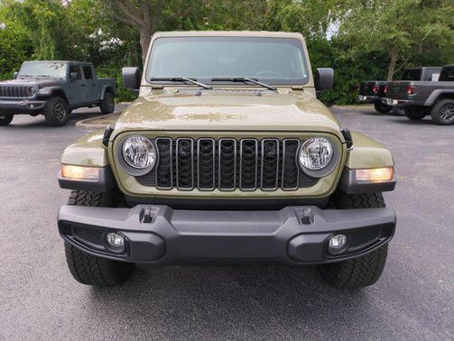 2025 Jeep Gladiator Nighthawk