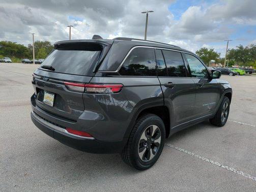 2023 Jeep Grand Cherokee 4xe Base