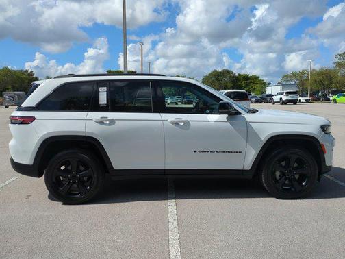 2023 Jeep Grand Cherokee Limited X
