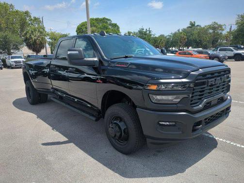 Diamond Black Crystal Pearlcoat 2026 RAM 3500 Tradesman Crew Cab 4x4 8' Box