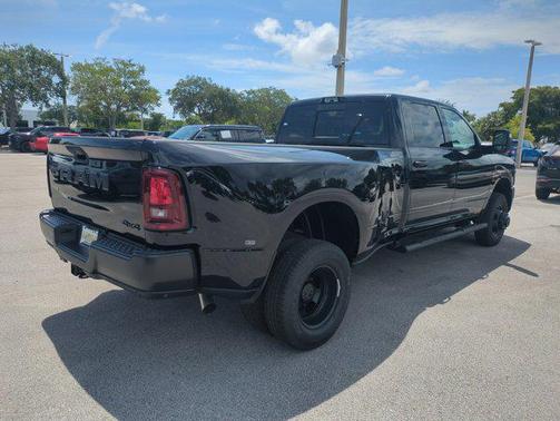 Diamond Black Crystal Pearlcoat 2026 RAM 3500 Tradesman Crew Cab 4x4 8' Box
