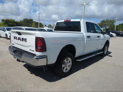 Bright White Clearcoat 2026 RAM 2500 Big Horn Crew Cab 4x4 6'4' Box
