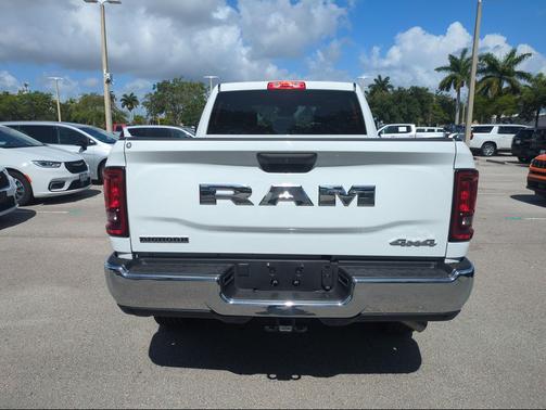 Bright White Clearcoat 2026 RAM 2500 Big Horn Crew Cab 4x4 6'4' Box