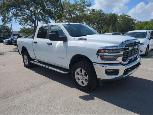 Bright White Clearcoat 2026 RAM 2500 Big Horn Crew Cab 4x4 6'4' Box